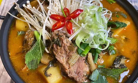 Canh khoai tây hầm xương Hàn Quốc thơm ngon nhờ cách nấu này