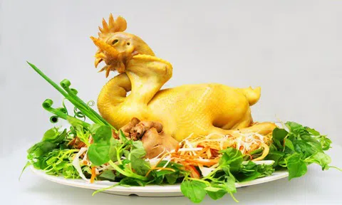 Mẹo luộc gà cúng Rằm tháng Giêng vàng ươm, mềm dai ngọt thịt