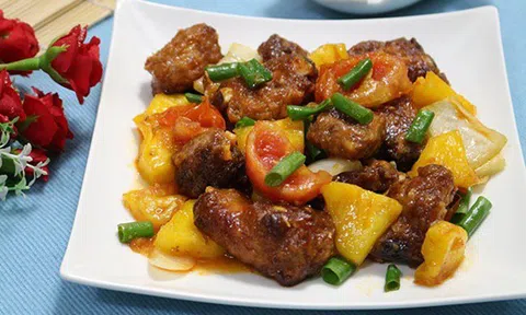 Cách làm sườn kho dứa chua ngọt, mềm thơm tại nhà