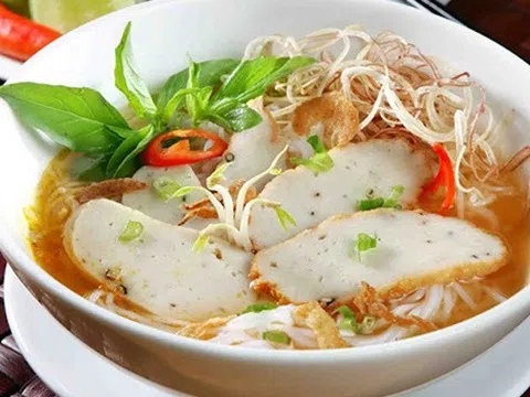 Bánh canh chả cá ngon nổi tiếng vùng đất Quy Nhơn