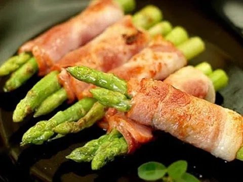 10 phút xong ngay món ba chỉ cuộn măng tây thơm ngon