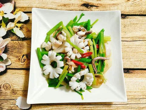 3 bước làm mực xào cần tỏi vừa giòn vừa ngon