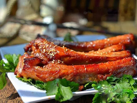 Sườn nướng chua ngọt hấp dẫn cho bữa cơm cuối tuần