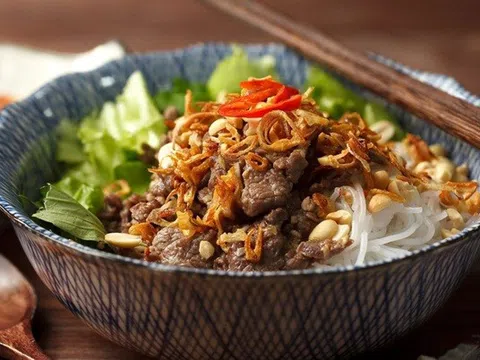 Bí quyết nấu bún bò Nam Bộ làm xiêu lòng người ăn