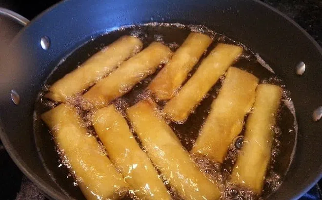 Cách làm món chả giò cuốn phô mai thơm ngon